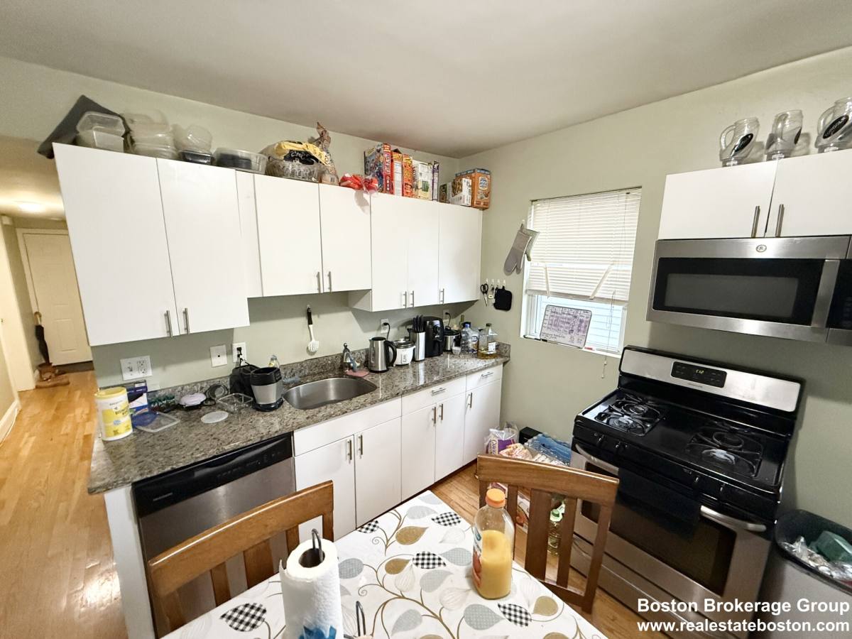 Apartment for rent at 3977 Washington St #1, Roslindale, MA 02131