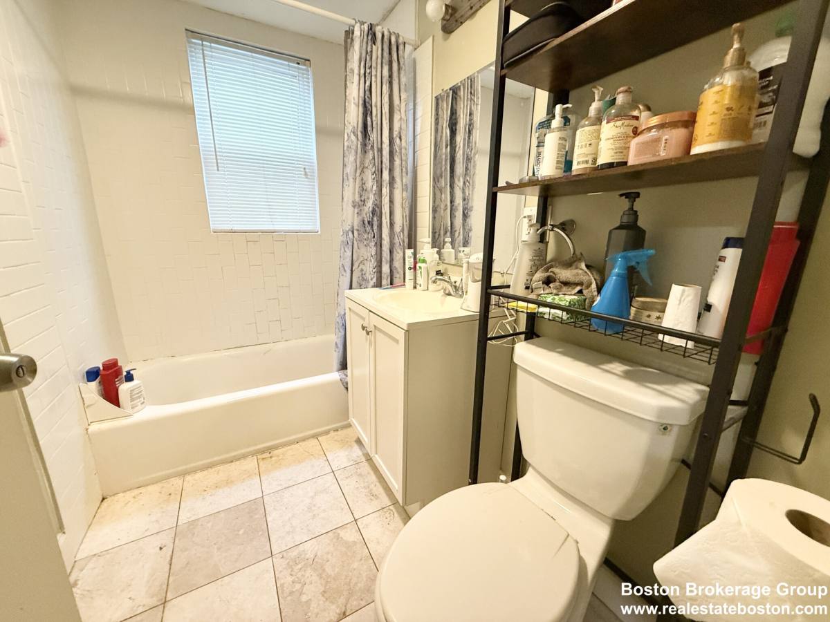 Apartment for rent at 3977 Washington St #1, Roslindale, MA 02131