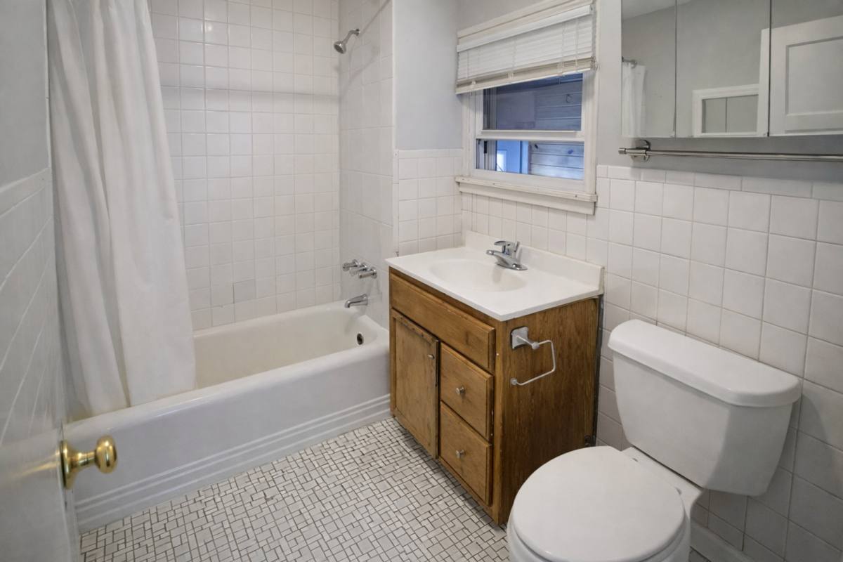 Apartment for rent at 1100 5th St SE, Minneapolis, MN 55414