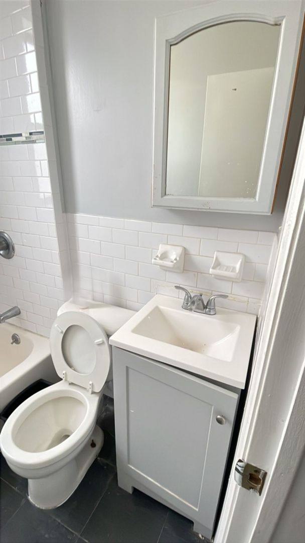 Apartment for rent at 145 Chestnut Ave, Jersey City, NJ 07306