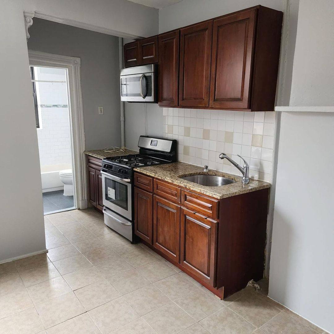 Apartment for rent at 145 Chestnut Ave, Jersey City, NJ 07306