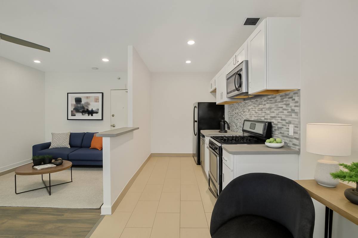 Apartment for rent at 401 S Kenmore Ave, Los Angeles, CA 90020