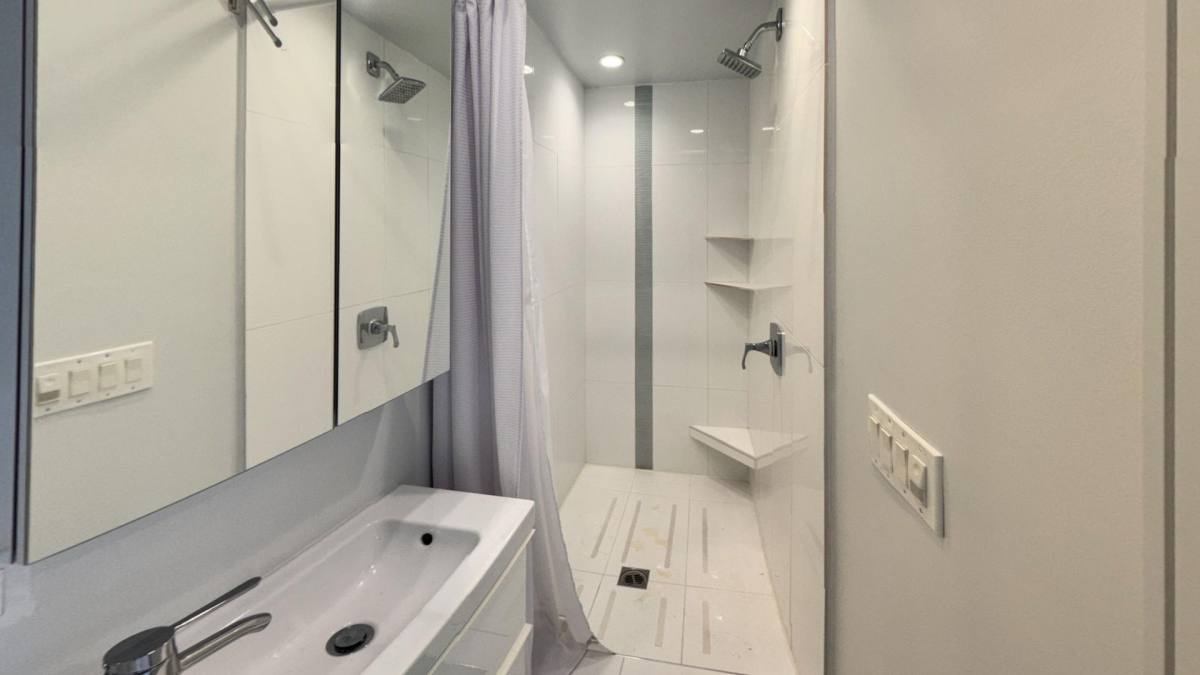 Condo for rent at 386 Entrada Dr, Santa Monica, CA 90402