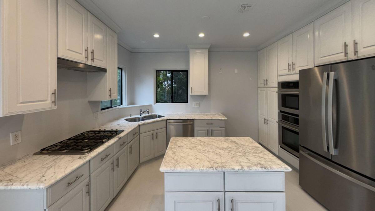 Condo for rent at 386 Entrada Dr, Santa Monica, CA 90402