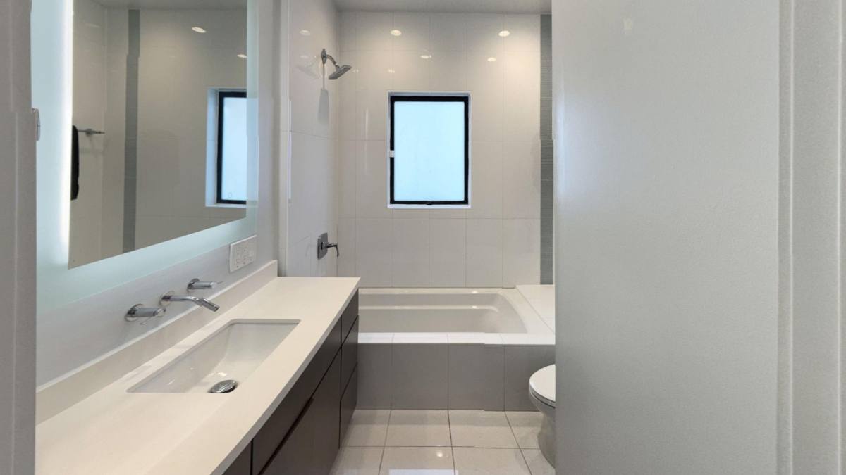 Condo for rent at 386 Entrada Dr, Santa Monica, CA 90402