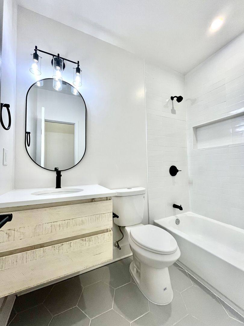 Apartment for rent at 1802 11th St NW, Washington, DC 20001