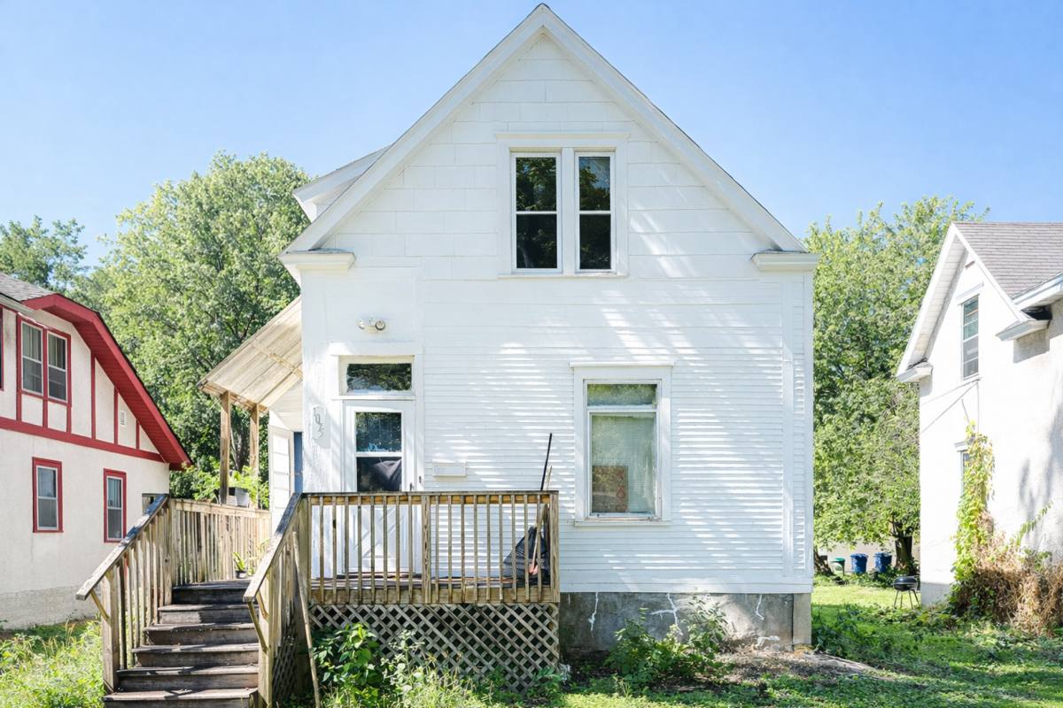 Apartment for rent at 1075 24th Ave SE, Minneapolis, MN 55414