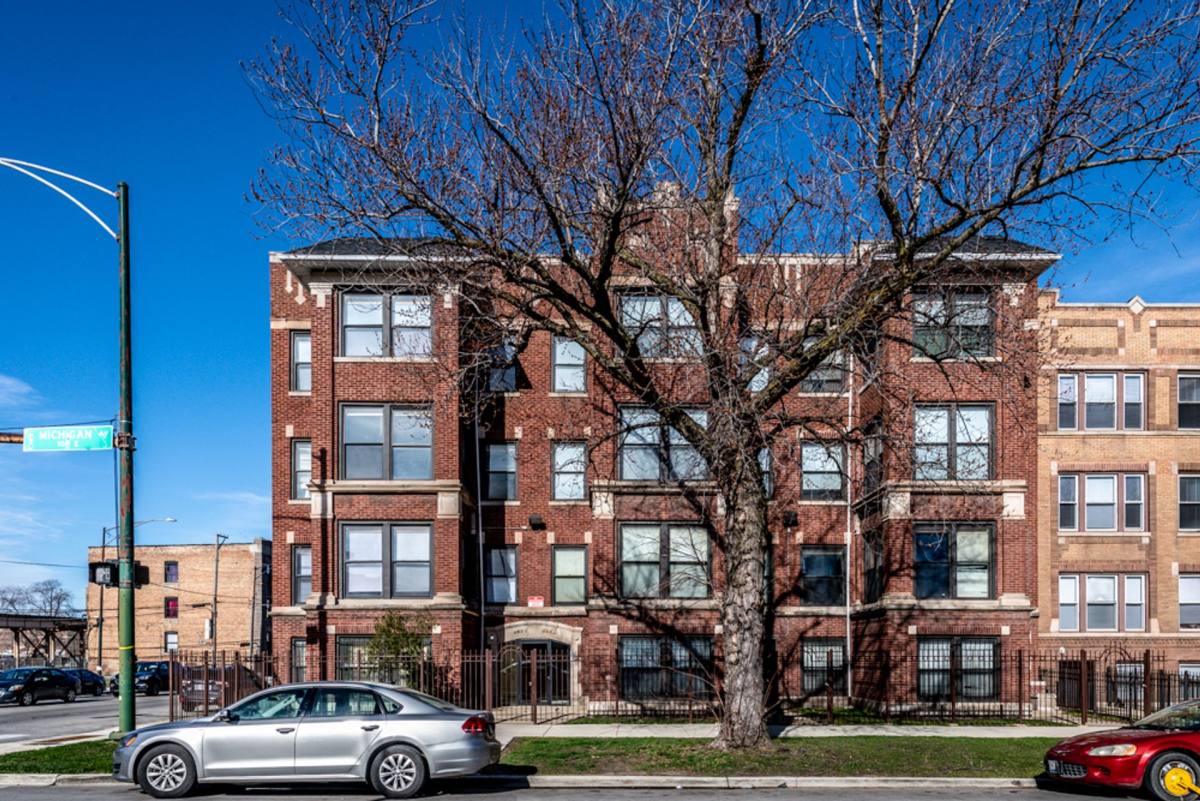 Apartment for rent at 5854 S Michigan Ave, Chicago, IL 60637