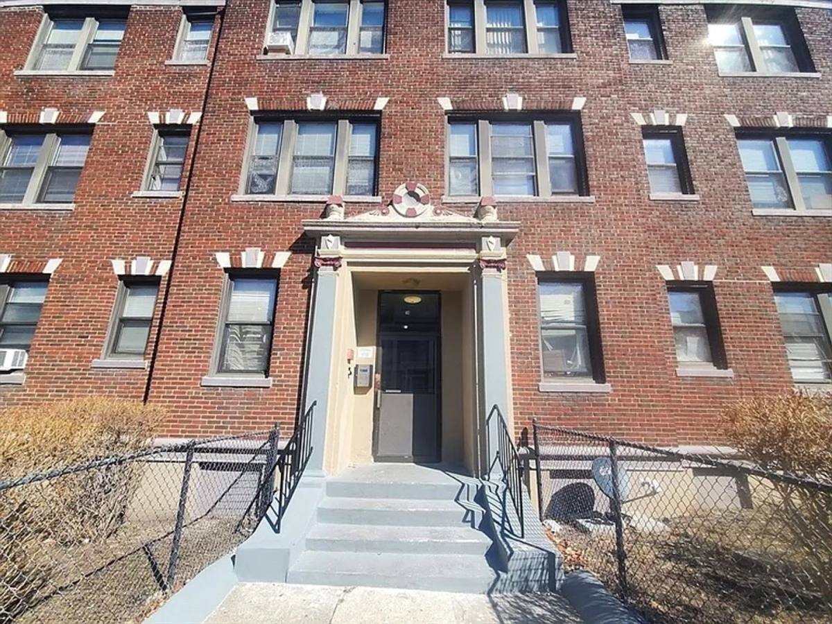 Apartment for rent at 4-14 Abbotsford St, Dorchester, MA 02121