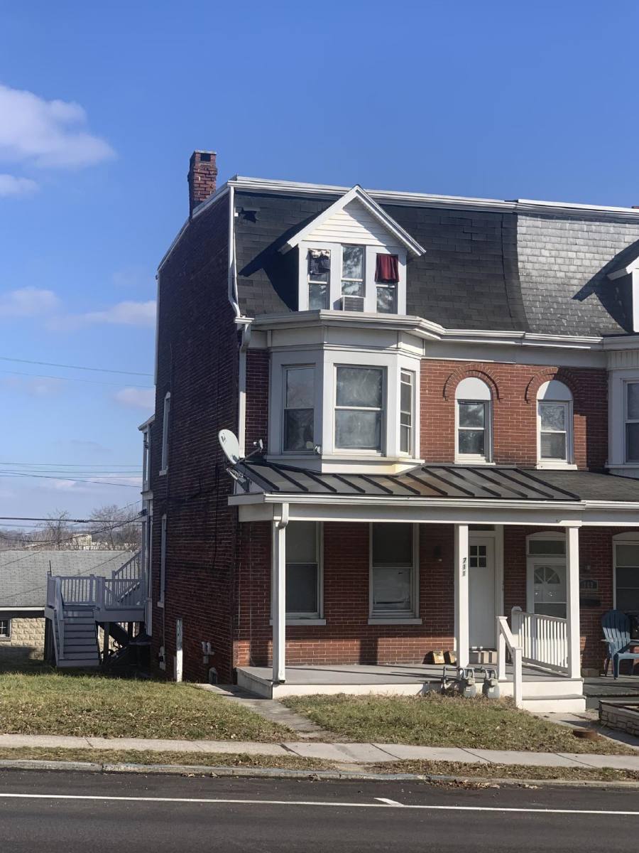 Apartment for rent at 711 N George St #1, York, PA 17404