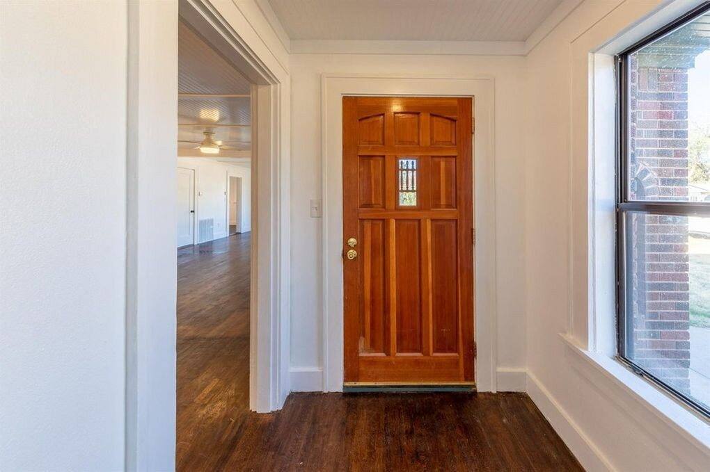 Townhouse for rent at 2215 18th St, Lubbock, TX 79401