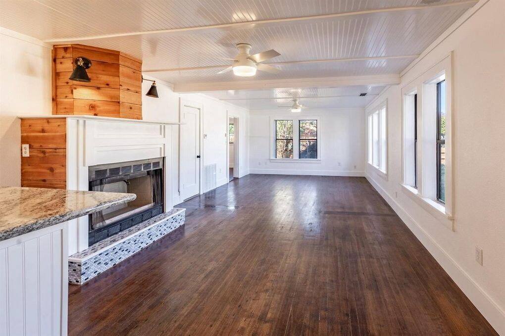Townhouse for rent at 2215 18th St, Lubbock, TX 79401