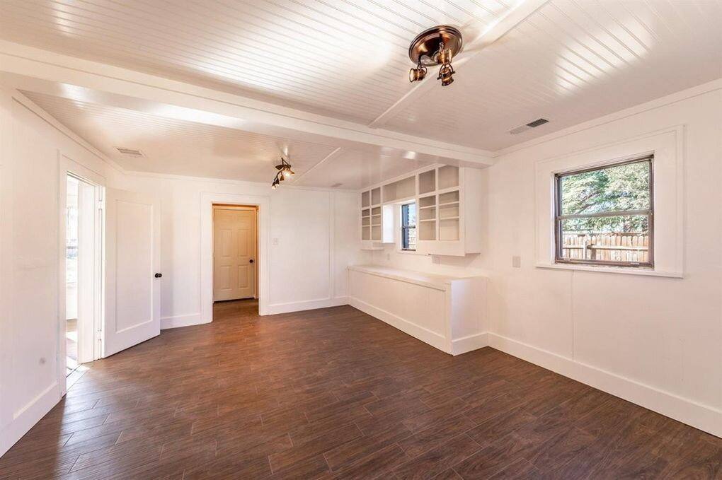 Townhouse for rent at 2215 18th St, Lubbock, TX 79401