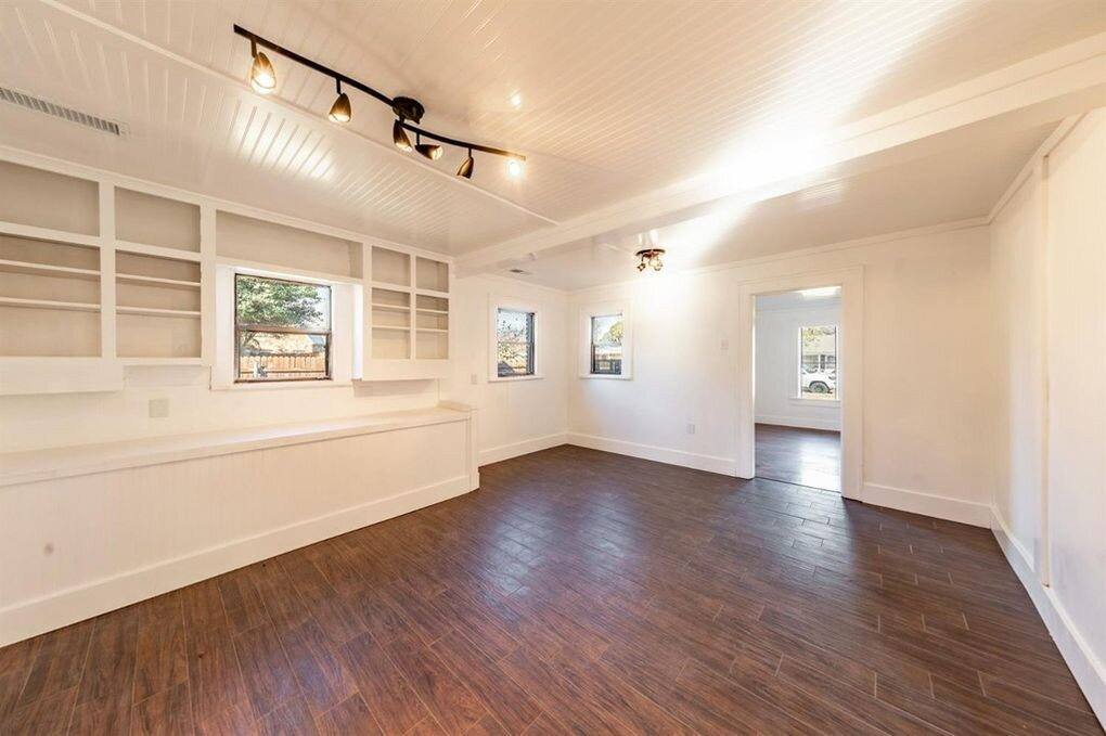Townhouse for rent at 2215 18th St, Lubbock, TX 79401