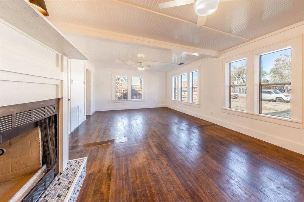 Townhouse for rent at 2215 18th St, Lubbock, TX 79401