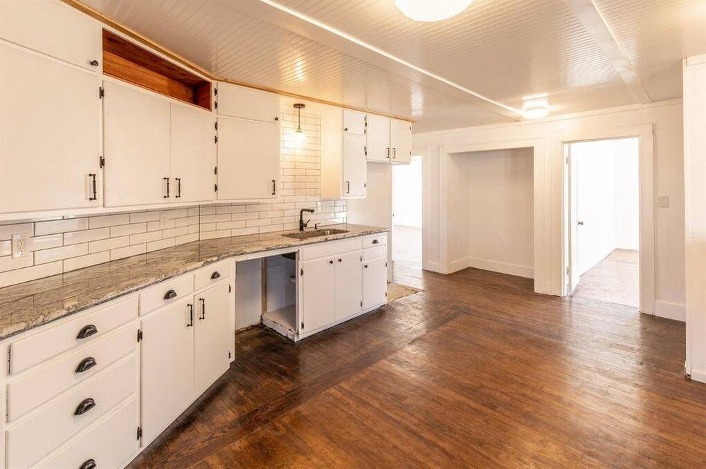 Townhouse for rent at 2215 18th St, Lubbock, TX 79401