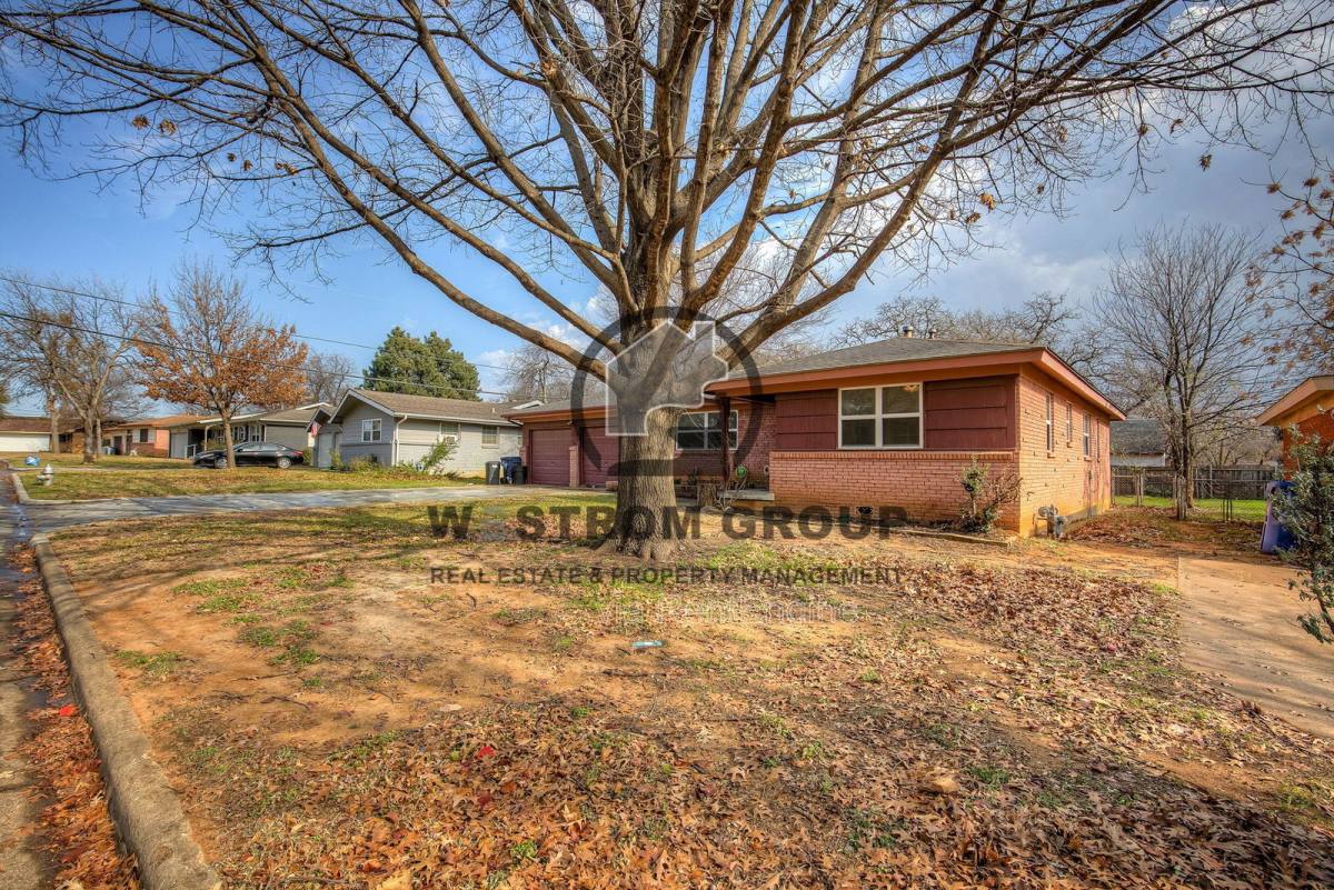 House for rent at 405 Vine St, Euless, TX 76040