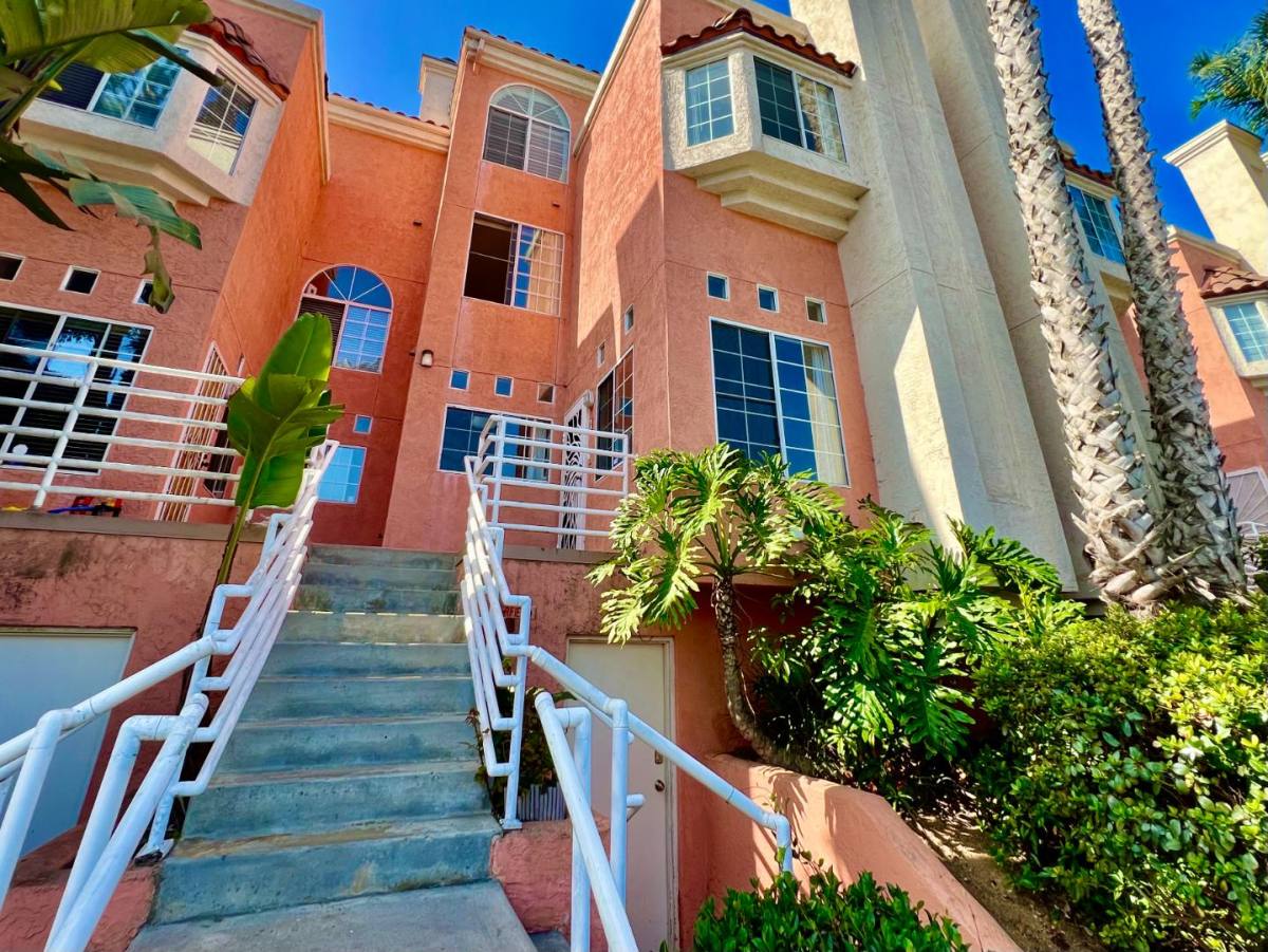 Townhouse for rent at 221 Donax Ave, Imperial Beach, CA 91932