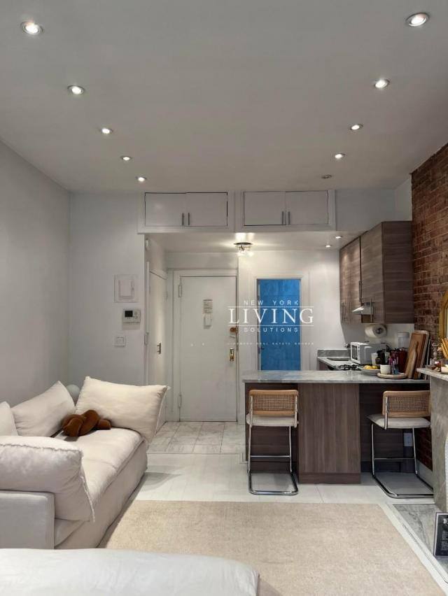 Apartment for rent at 72 Irving Place #5B, New York, NY 10010
