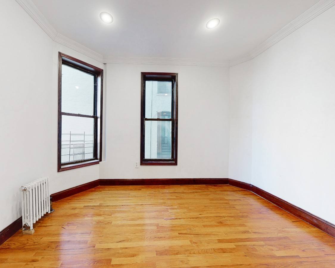 Townhouse for rent at 315 W 115th St #3, New York, NY 10026