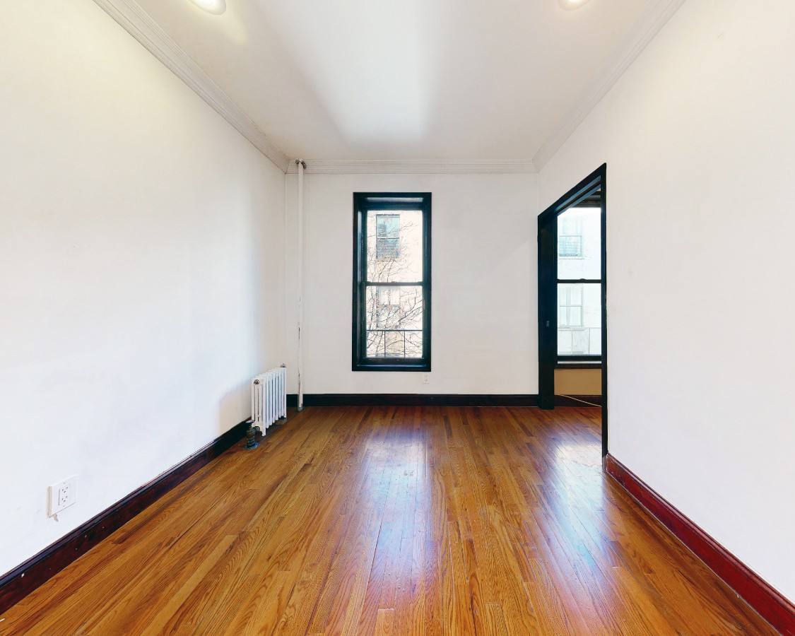 Townhouse for rent at 315 W 115th St #3, New York, NY 10026