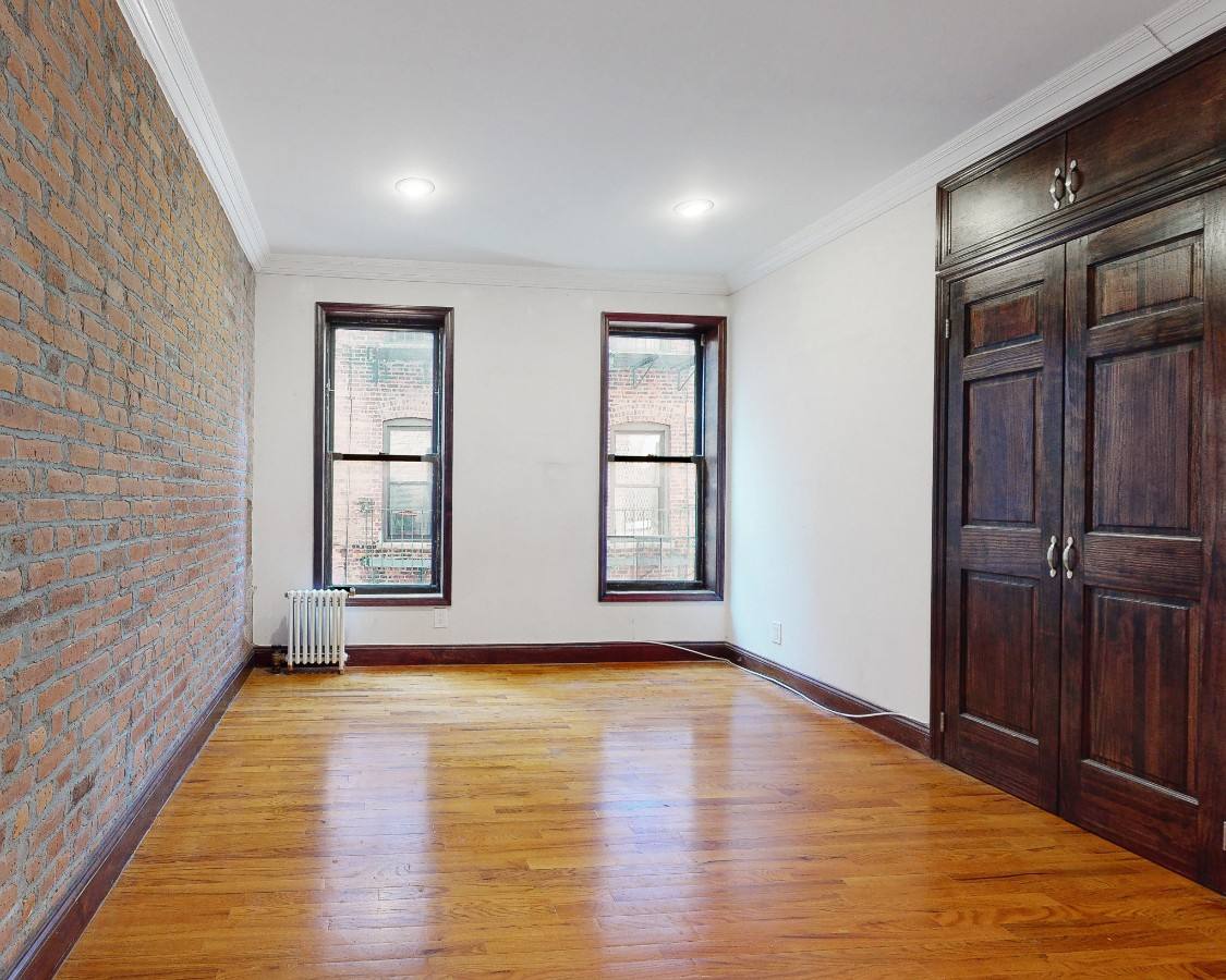 Townhouse for rent at 315 W 115th St #3, New York, NY 10026