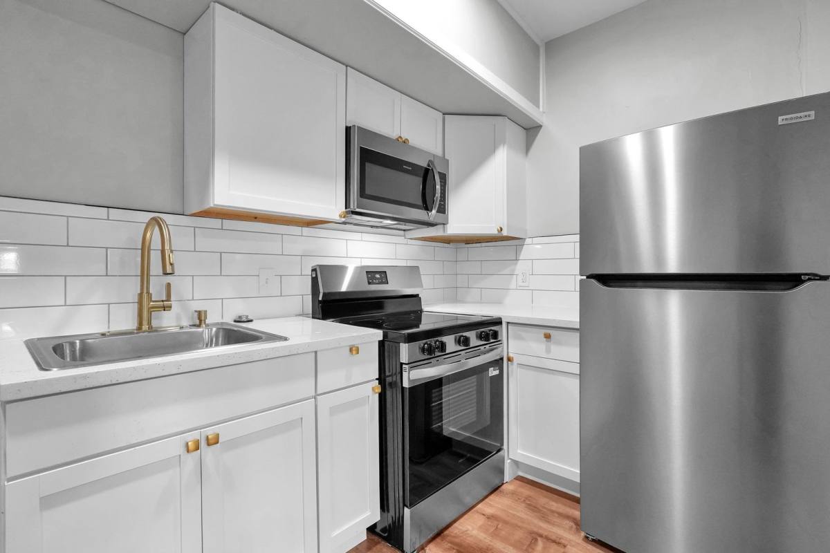 Apartment for rent at 558 E Whittier St, Columbus, OH 43206