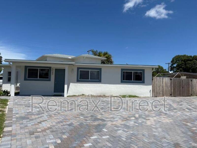 House for rent at 5580 Honeysuckle Dr, West Palm Beach, FL 33415