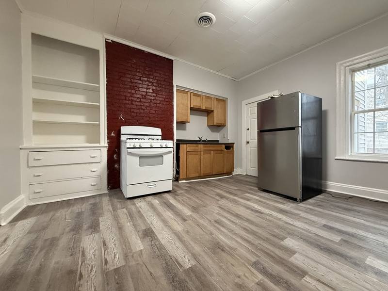 Apartment for rent at 11 Osborne St #2, Albany, NY 12202