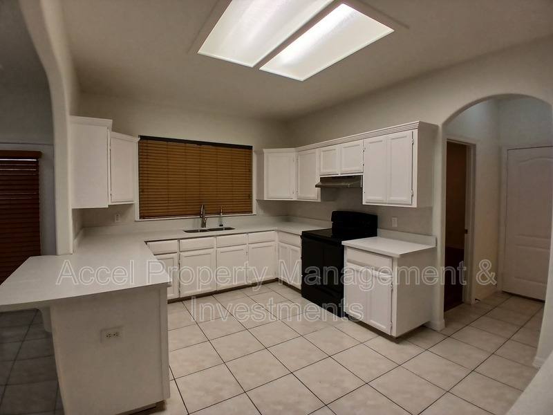 House for rent at 128 San Jacinto St, Mission, TX 78572
