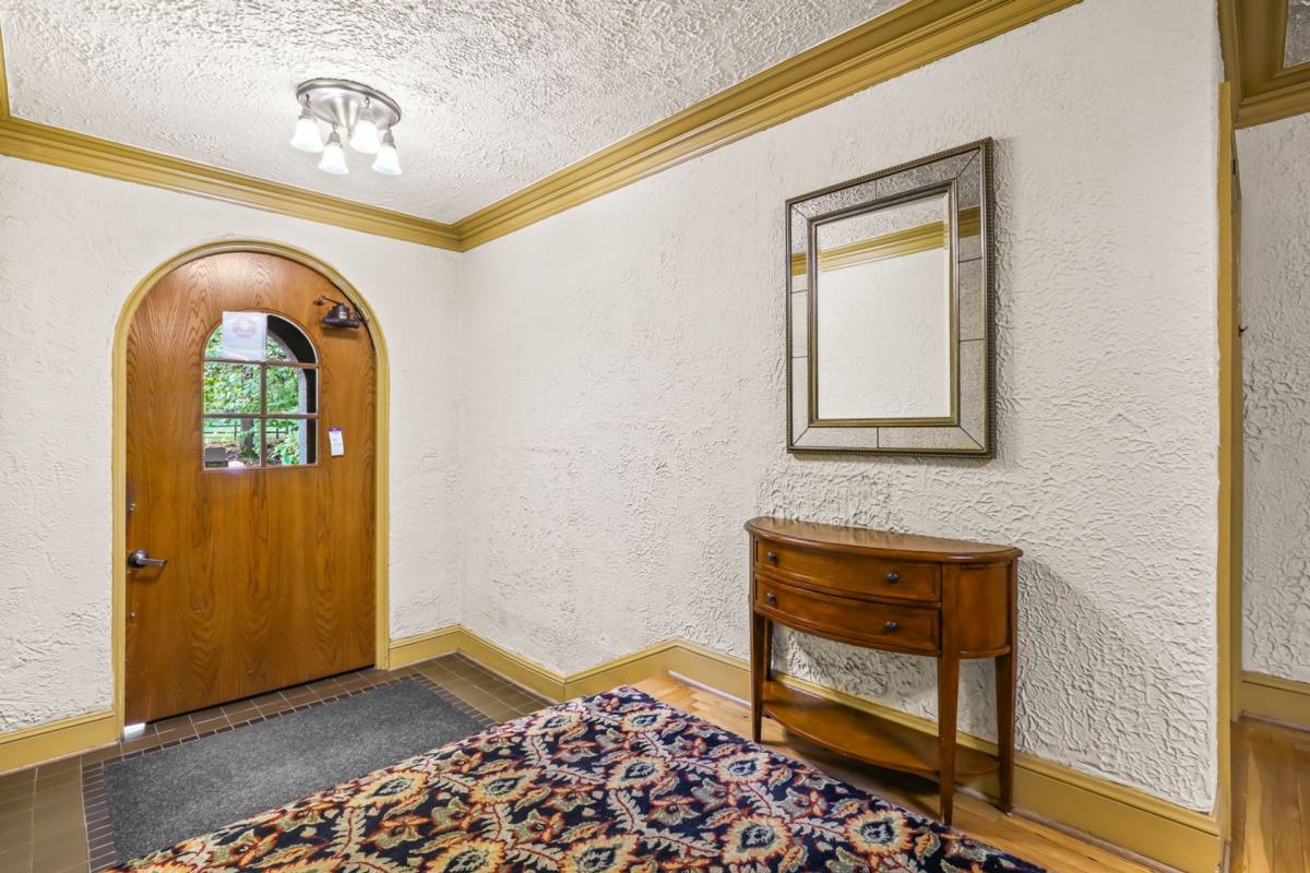 Apartment for rent at 612 NW 20th 1955 Hoyt, Portland, OR 97209