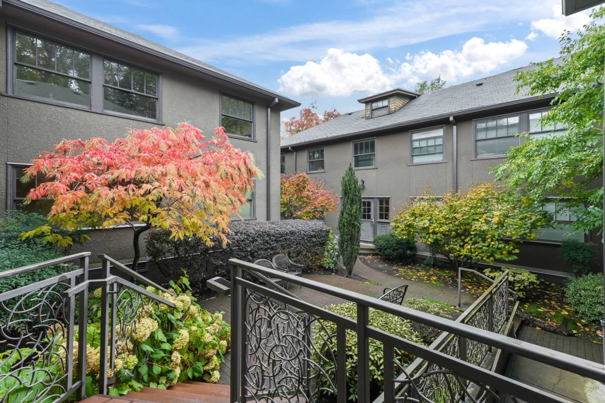 Apartment for rent at 612 NW 20th 1955 Hoyt, Portland, OR 97209