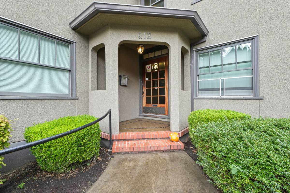 Apartment for rent at 612 NW 20th 1955 Hoyt, Portland, OR 97209