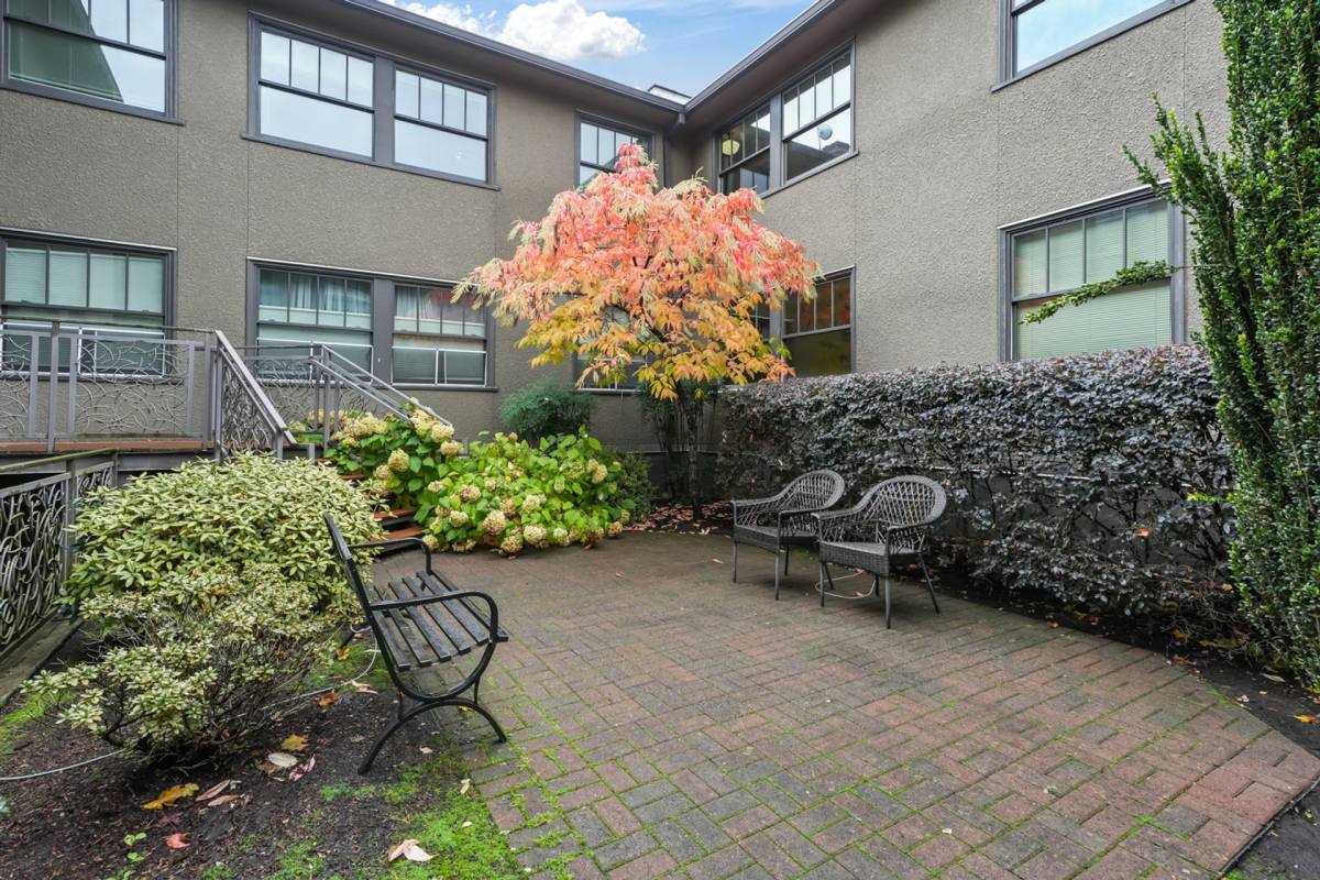 Apartment for rent at 612 NW 20th 1955 Hoyt, Portland, OR 97209