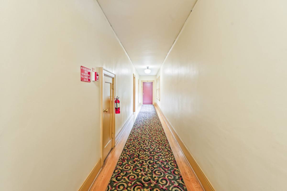 Apartment for rent at 612 NW 20th 1955 Hoyt, Portland, OR 97209