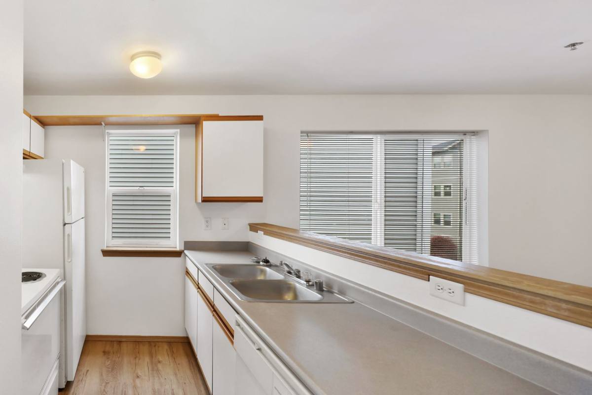 Apartment for rent at 1020 23rd St, Bellingham, WA 98225
