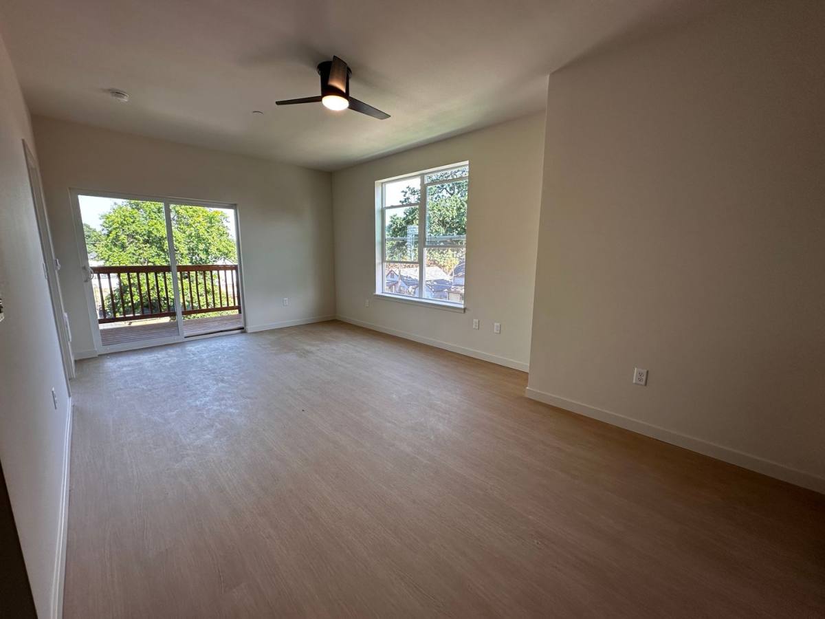 Apartment for rent at 1345 SE Waller St, Salem, OR 97302
