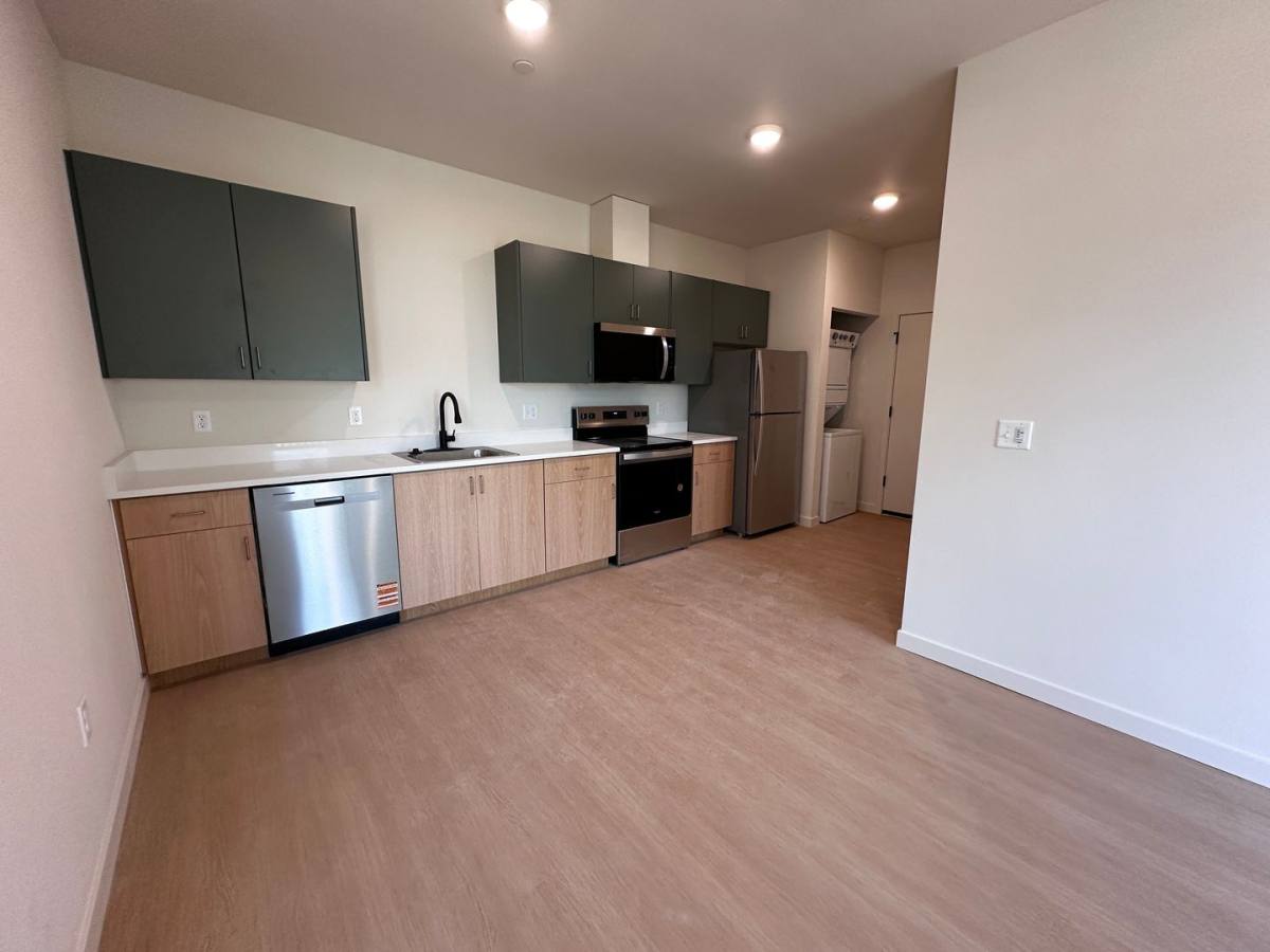 Apartment for rent at 1345 SE Waller St, Salem, OR 97302