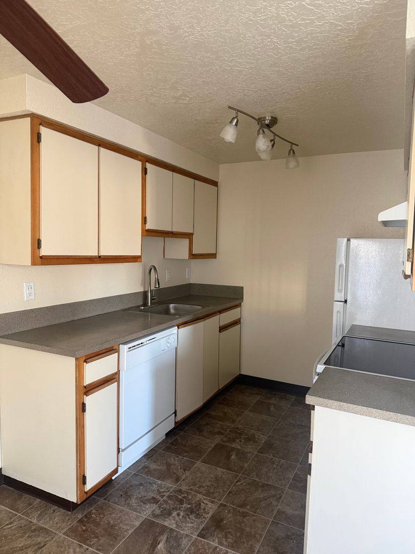 Apartment for rent at 4209 Satter Place NE, Salem, OR 97305