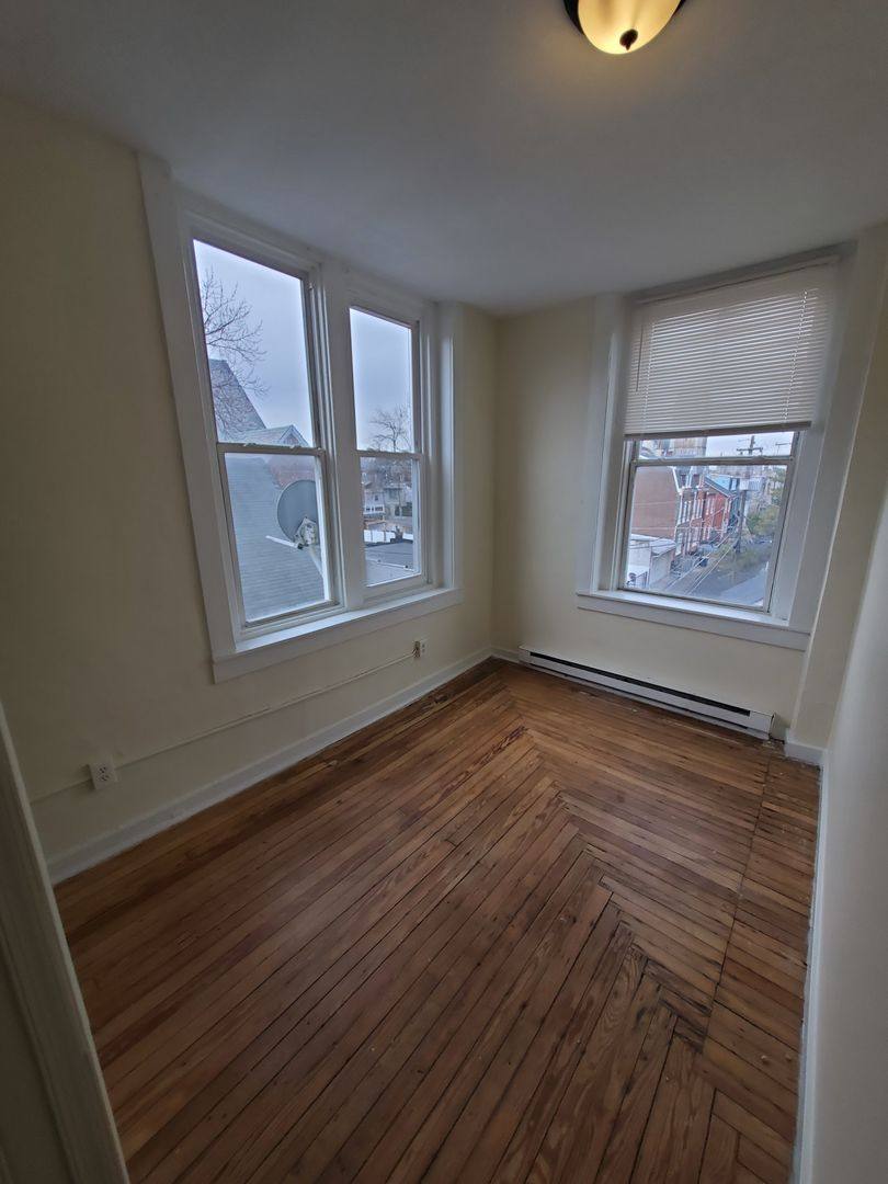 Apartment for rent at 621 W Turner St, Allentown, PA 18102
