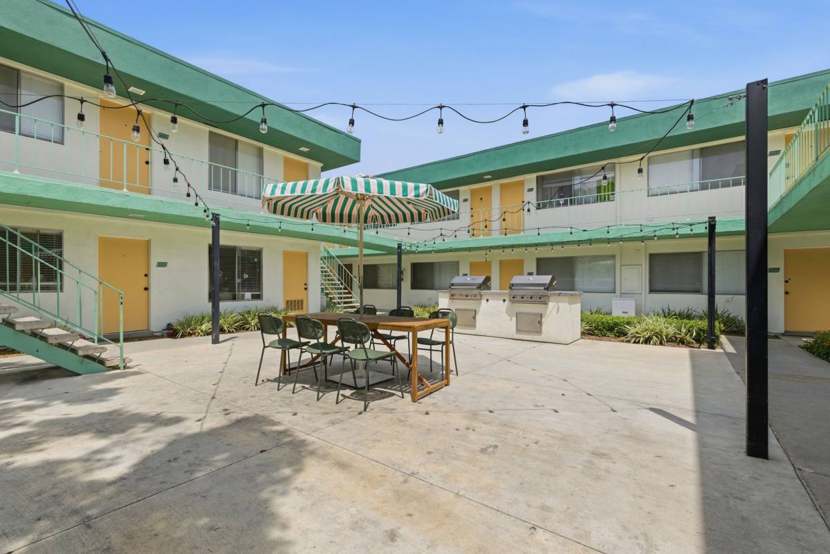 Apartment for rent at 4800 Clair Del Ave, Long Beach, CA 90807