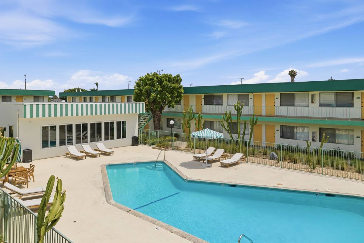 Apartment for rent at 4800 Clair Del Ave, Long Beach, CA 90807