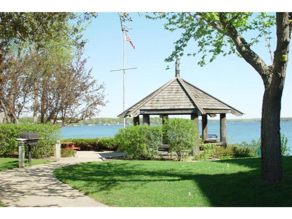 Condo for rent at 4407 Wilshire Blvd, Mound, MN 55364