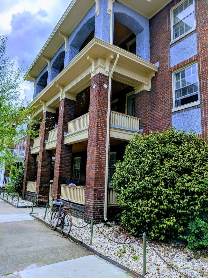 Apartment for rent at 2708 Hanover Ave, Richmond, VA 23220