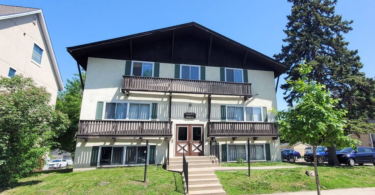 Apartment for rent at 615 Ontario St SE, Minneapolis, MN 55414