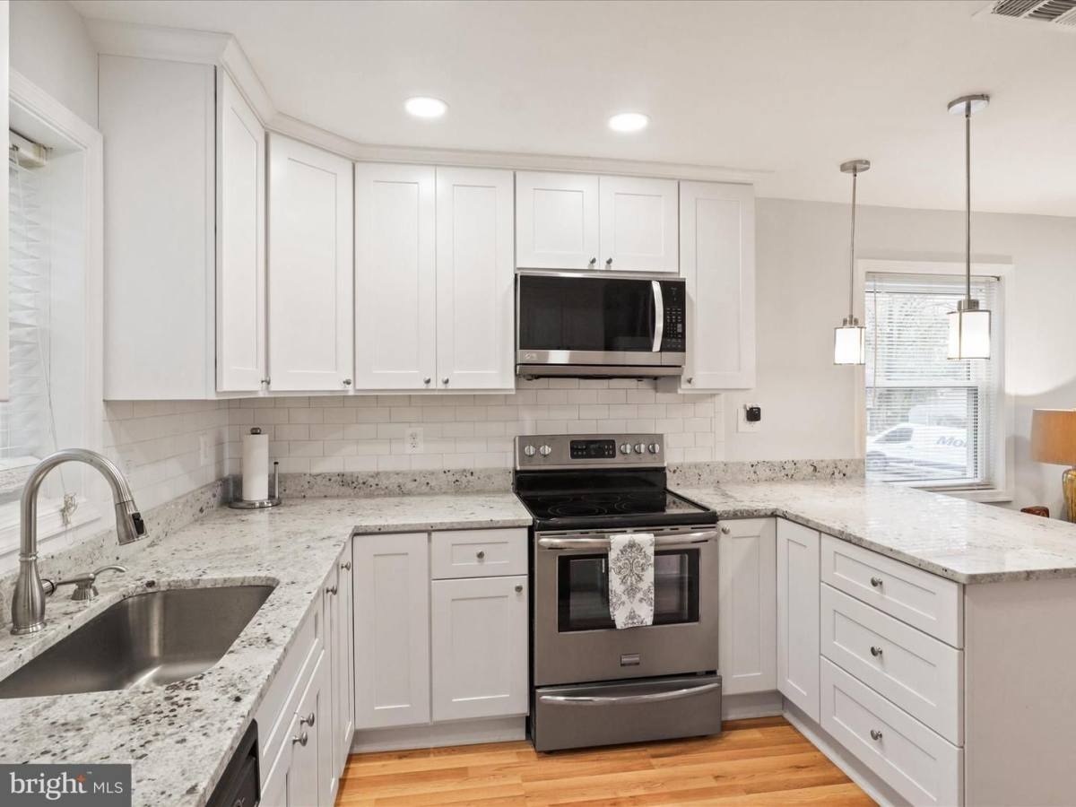 Townhouse for rent at 5883 Blaine Dr, Alexandria, VA 22303