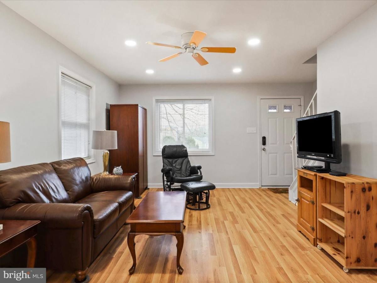 Townhouse for rent at 5883 Blaine Dr, Alexandria, VA 22303