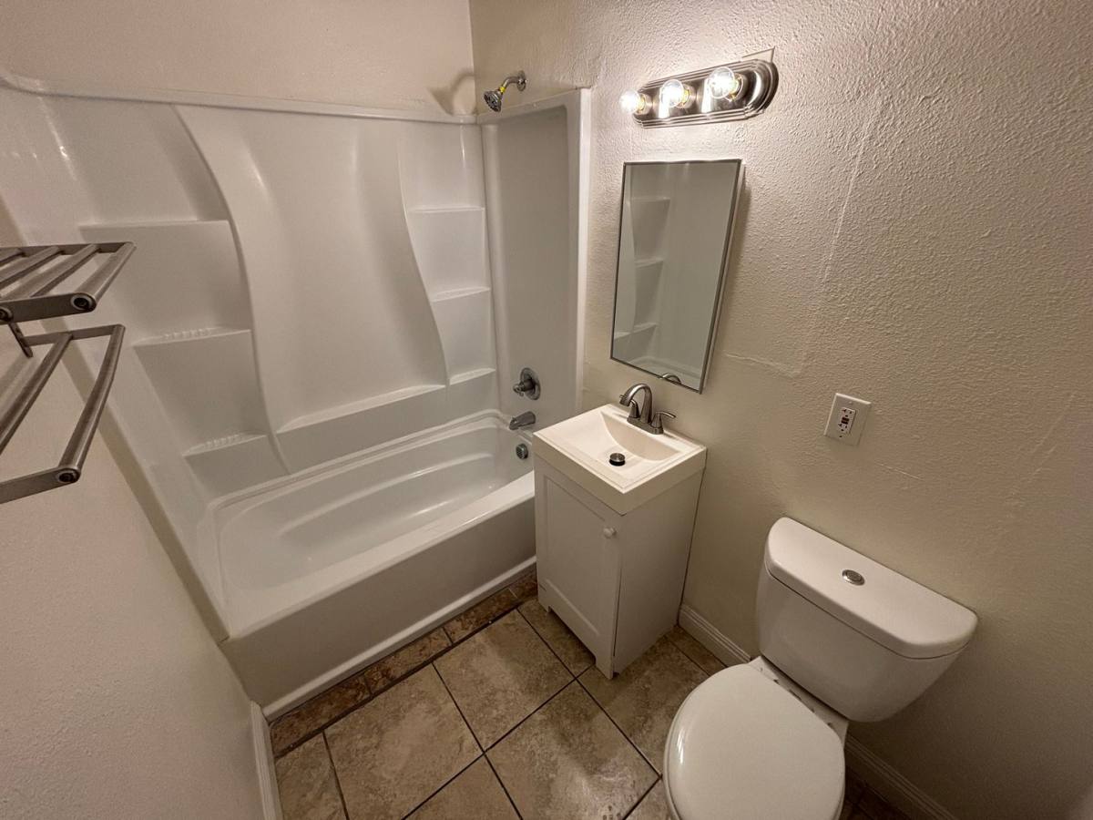 Apartment for rent at 5132 Pebble Beach Blvd, Las Vegas, NV 89108