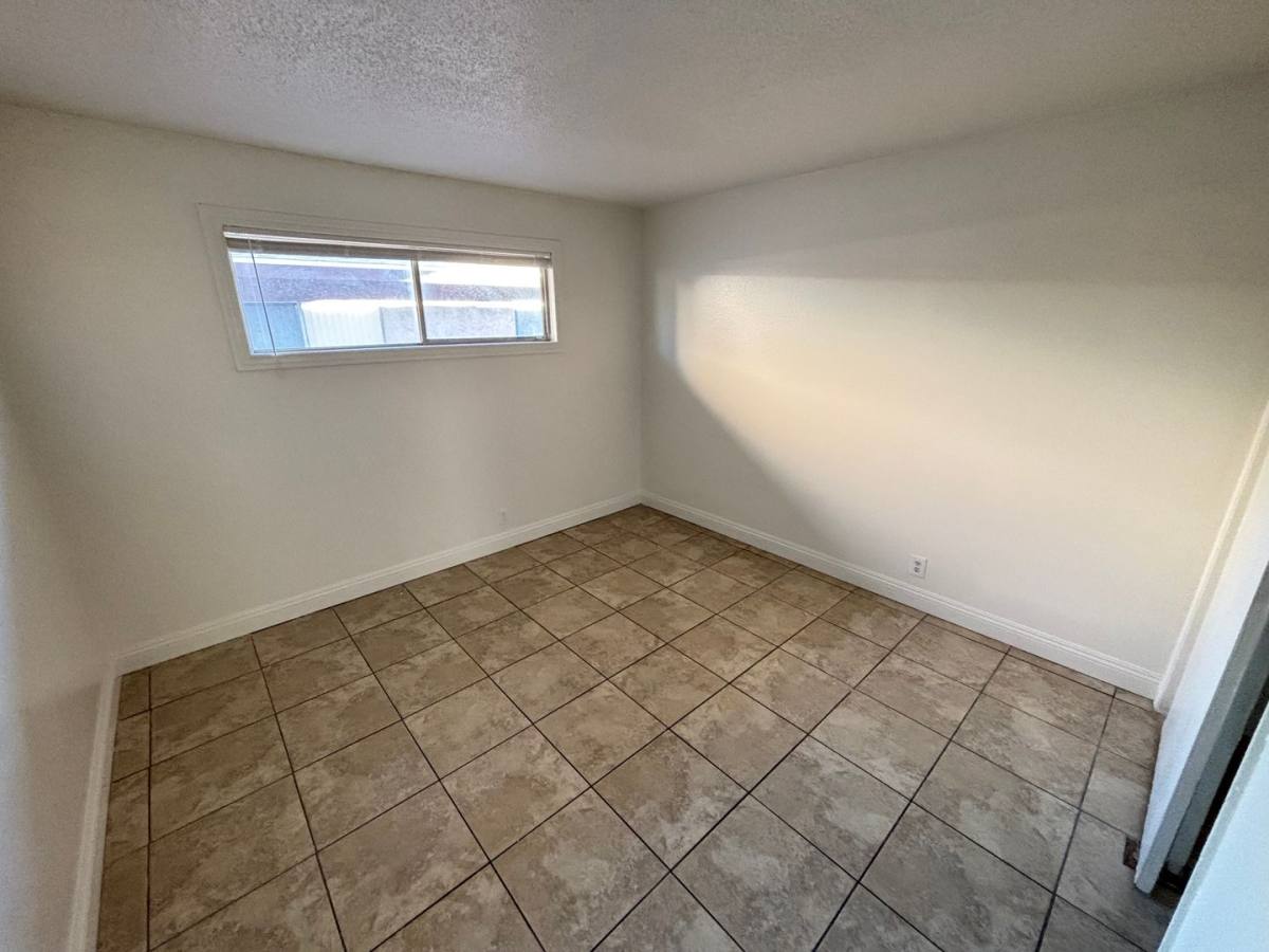 Apartment for rent at 5132 Pebble Beach Blvd, Las Vegas, NV 89108