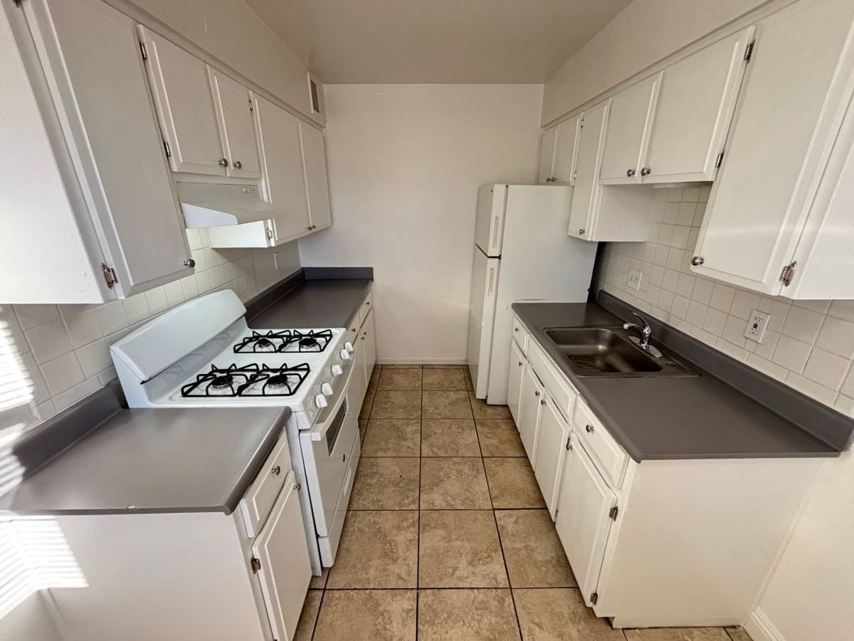 Apartment for rent at 5132 Pebble Beach Blvd, Las Vegas, NV 89108